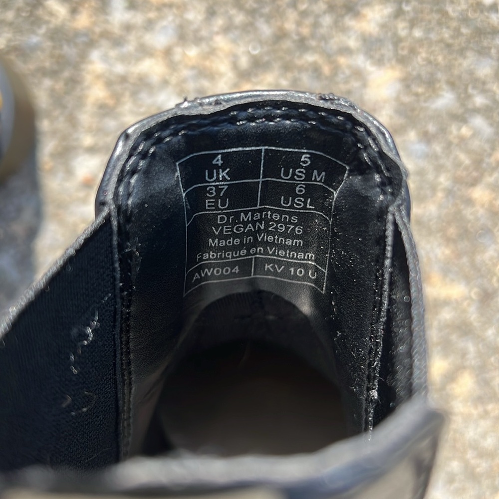 Like new vegan leather doc martens 2976 - Picture 3 of 6